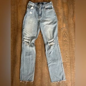 Hollister Vintage Ultra-High Rise 90’s Straight Jeans